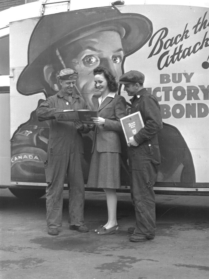 Selling_Victory_Bonds_1945.jpg