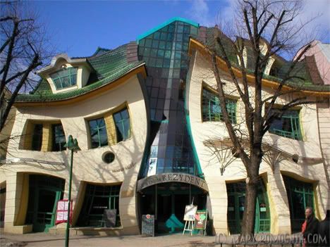 crooked-house-poland.jpg image by finsburyparkranger