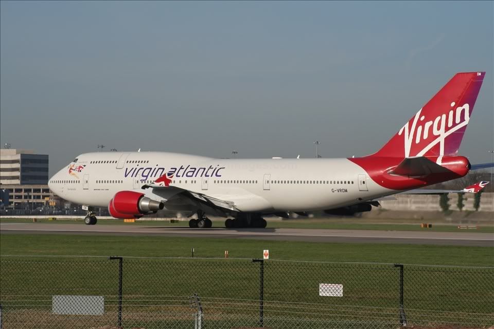 http://i200.photobucket.com/albums/aa149/pixelPete/G-VROM_B747-443_MAN_120208.jpg