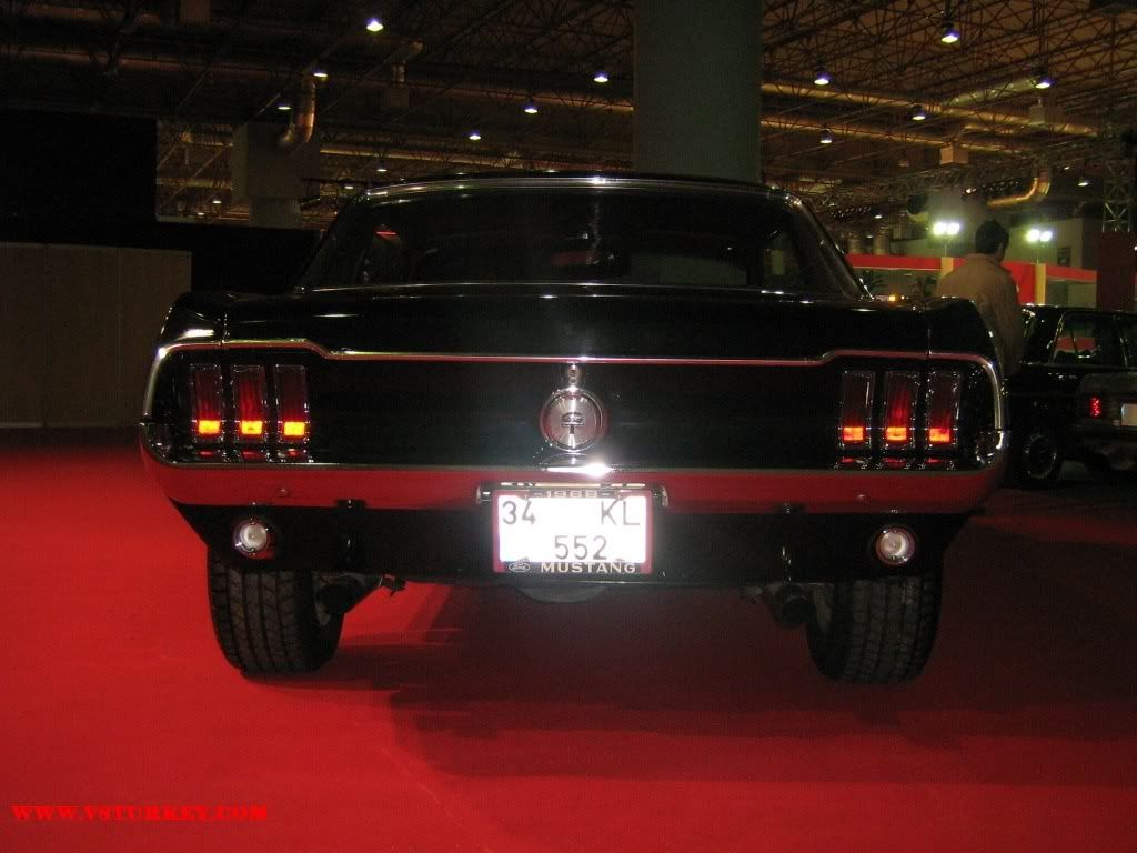 1968_Ford_Mustang_1.jpg