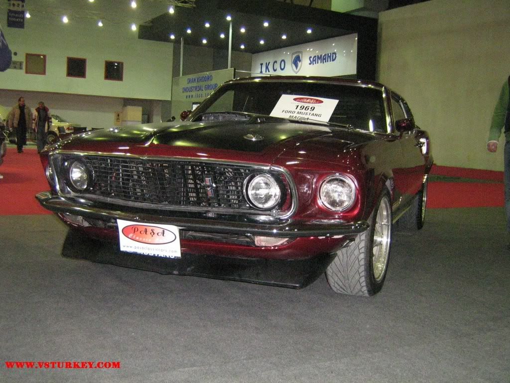 1969_Ford_Mustang_Mach_1_1.jpg
