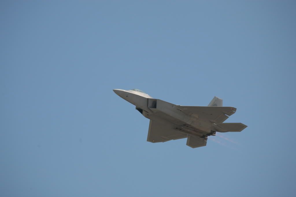 Underside of the F-22 Raptor while in flight