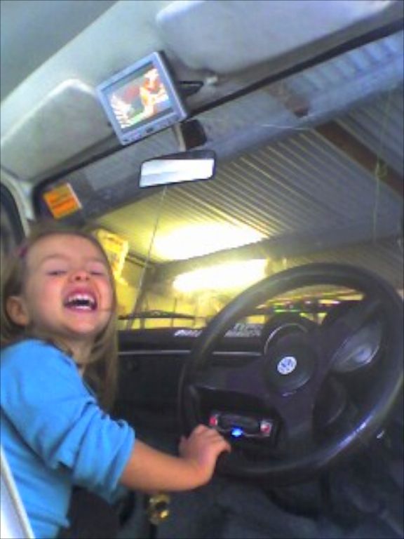 http://i200.photobucket.com/albums/aa27/spazo77/My%20Car/vw/2007-01-31at09-54-54.jpg