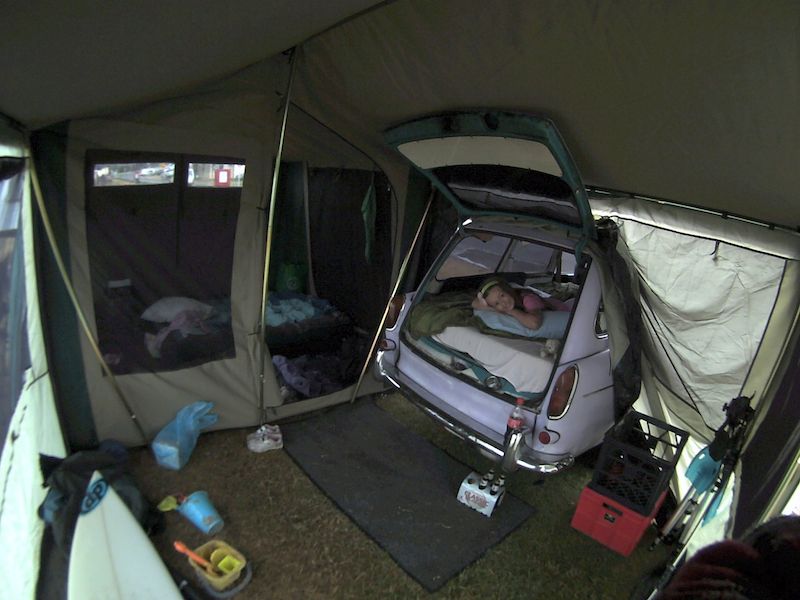 http://i200.photobucket.com/albums/aa27/spazo77/My%20Car/vw/2009-01-04at07-28-27.jpg
