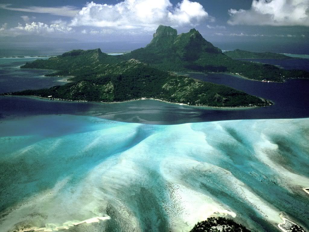 ApproachingBoraBoraFrenchPolynesia.jpg