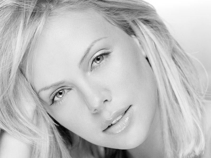 celeb_0006_lightbox.jpg