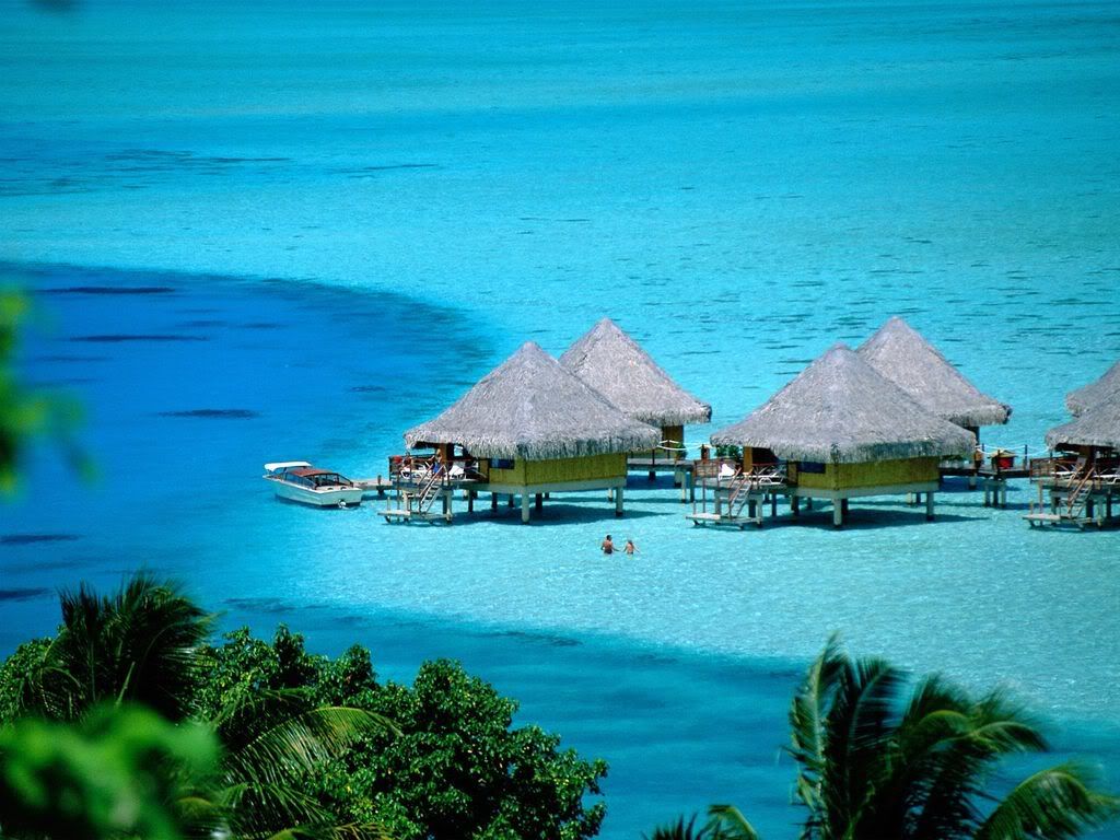BackyardPoolBoraBoraFrenchPolynesia.jpg