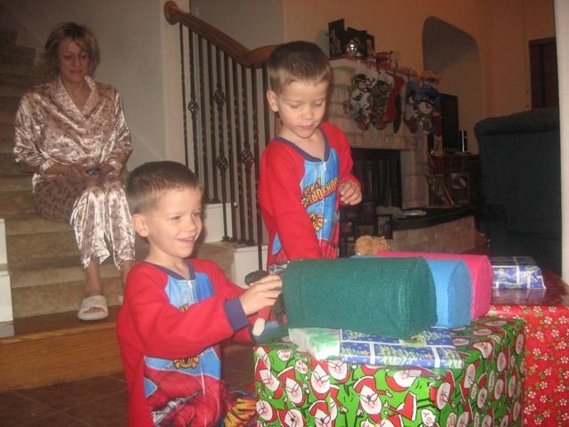 Christmas,opening presents