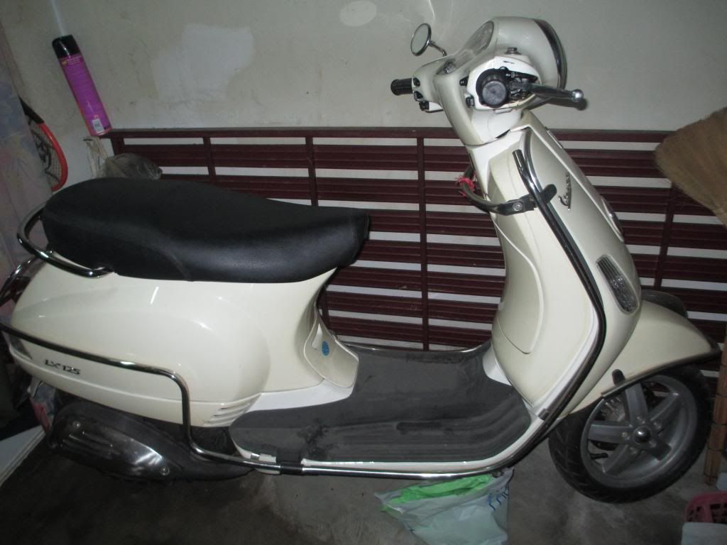 Bán Piaggio Vespa LX 125 màu trắng