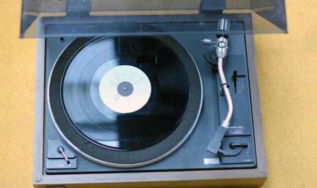 4450146974-ONKYOgiradiscospratoturntable_zpsa7f50a37.jpg