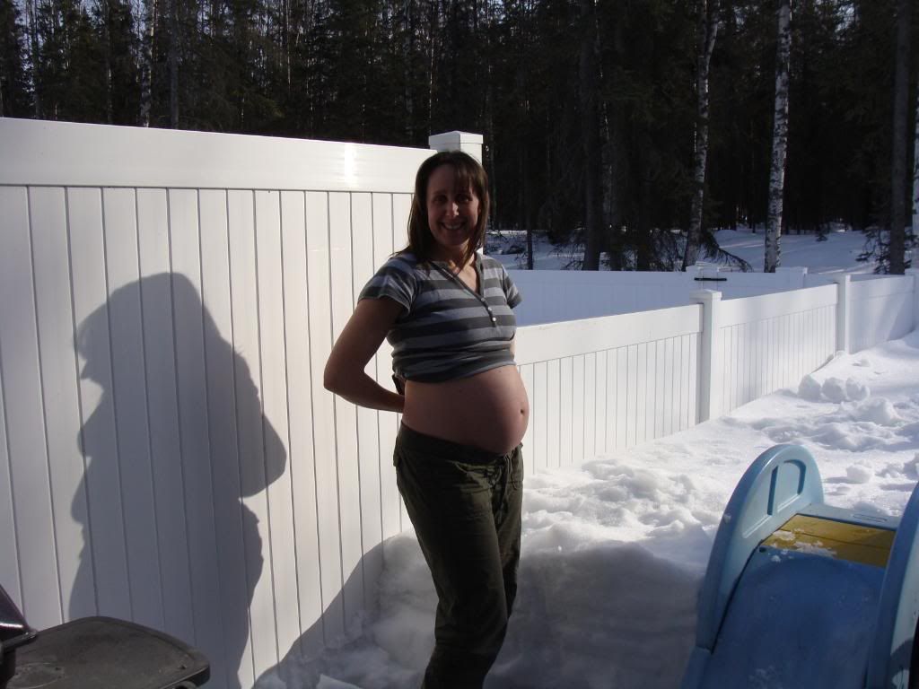 Bare belly 32 weeks NH2