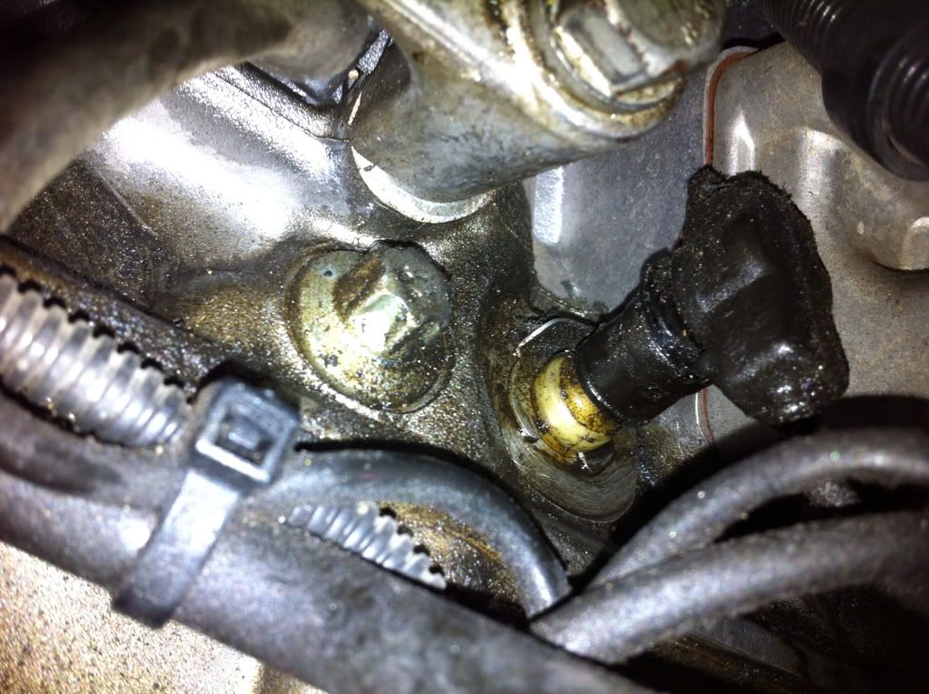 Oil Leak In Car >> Oil Leaking from sensor. What is it? and How to fix it ... Oil Leak In Car >> Oil Leaking from sensor. What is it? and How to fix it ...