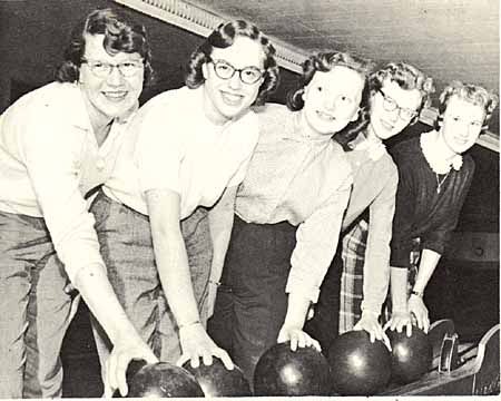 1950sGIRLSBOWLING.jpg